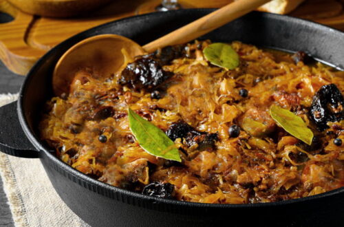 Капуста з грибами та чорносливом